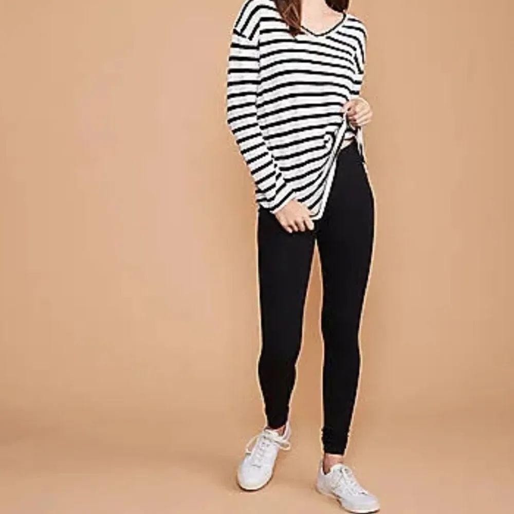 Lou and Grey Basic Black Leggings size Small